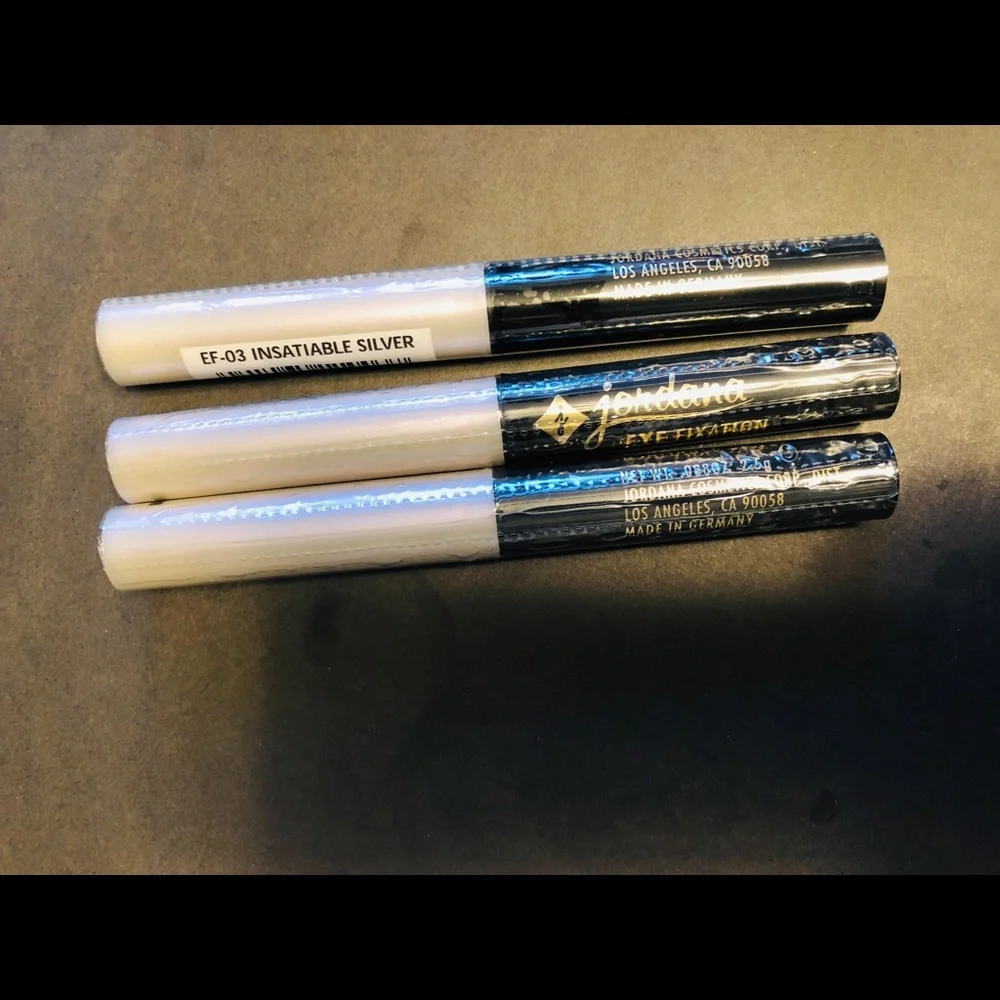 Jordana eyeliner/shadow insatiable silver - Picture 2 of 3